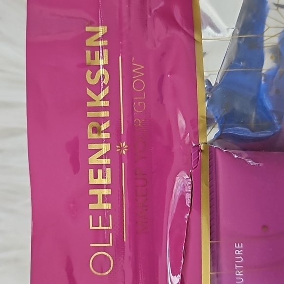 Ole Heneiksen Travel Size Cleanser and Moisturizer NIP - Picture 2 of 10